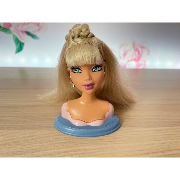 My Scene Swappin' Styles Barbie Heads & Stand - Picture 7 of 9